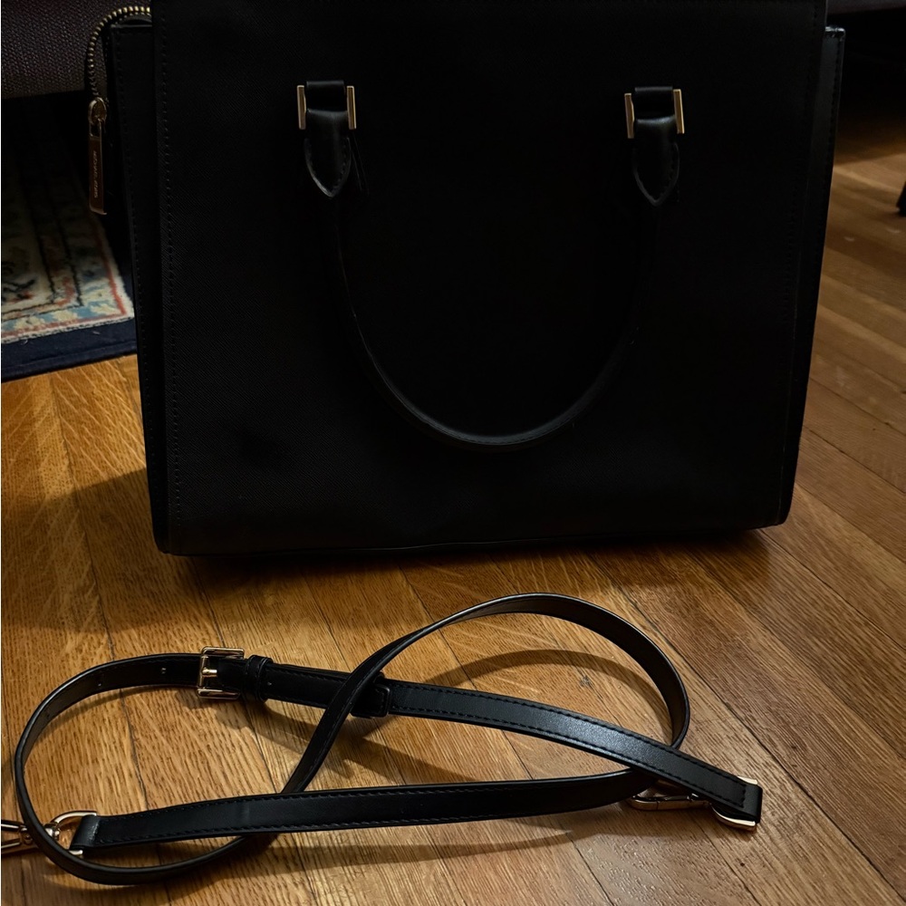 MK Purse - Picture 4 of 5
